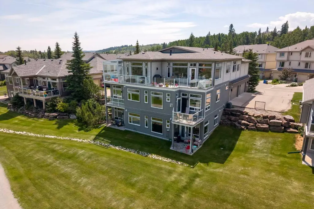 192 Crawford Drive Cochrane AB T4C 2G8