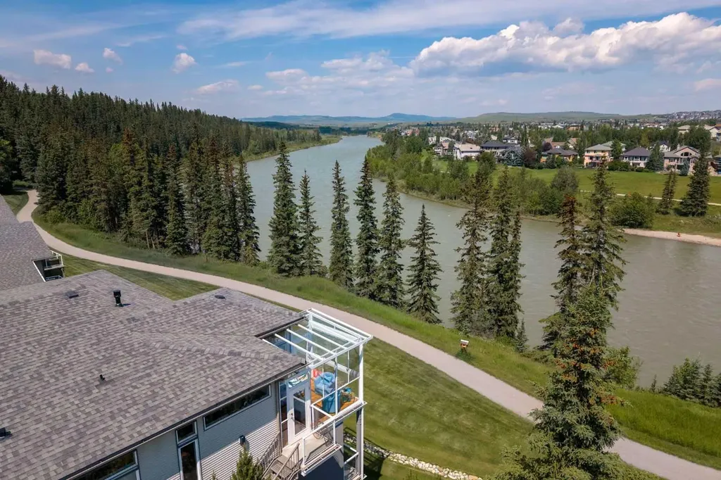 192 Crawford Drive Cochrane AB T4C 2G8