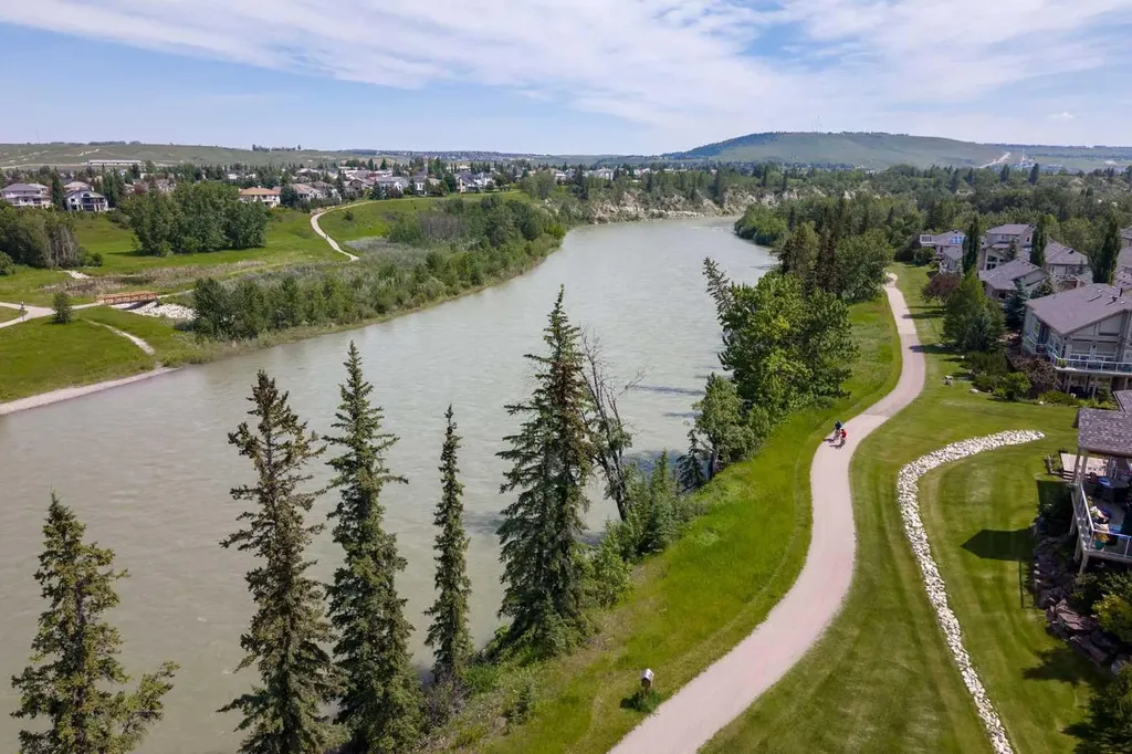 192 Crawford Drive Cochrane AB T4C 2G8