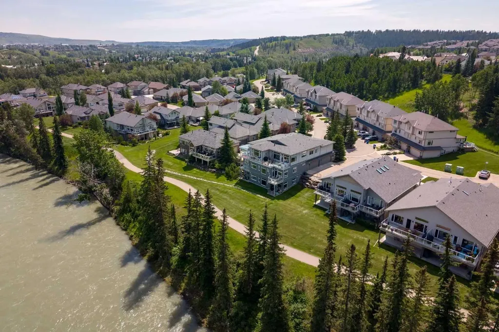192 Crawford Drive Cochrane AB T4C 2G8