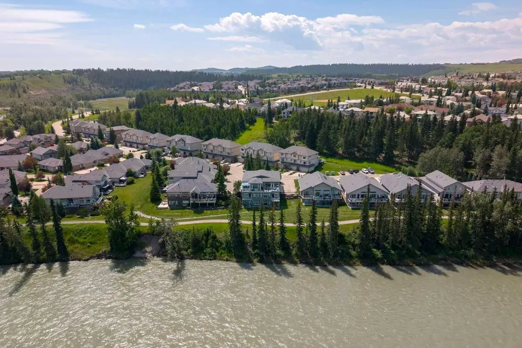 192 Crawford Drive Cochrane AB T4C 2G8