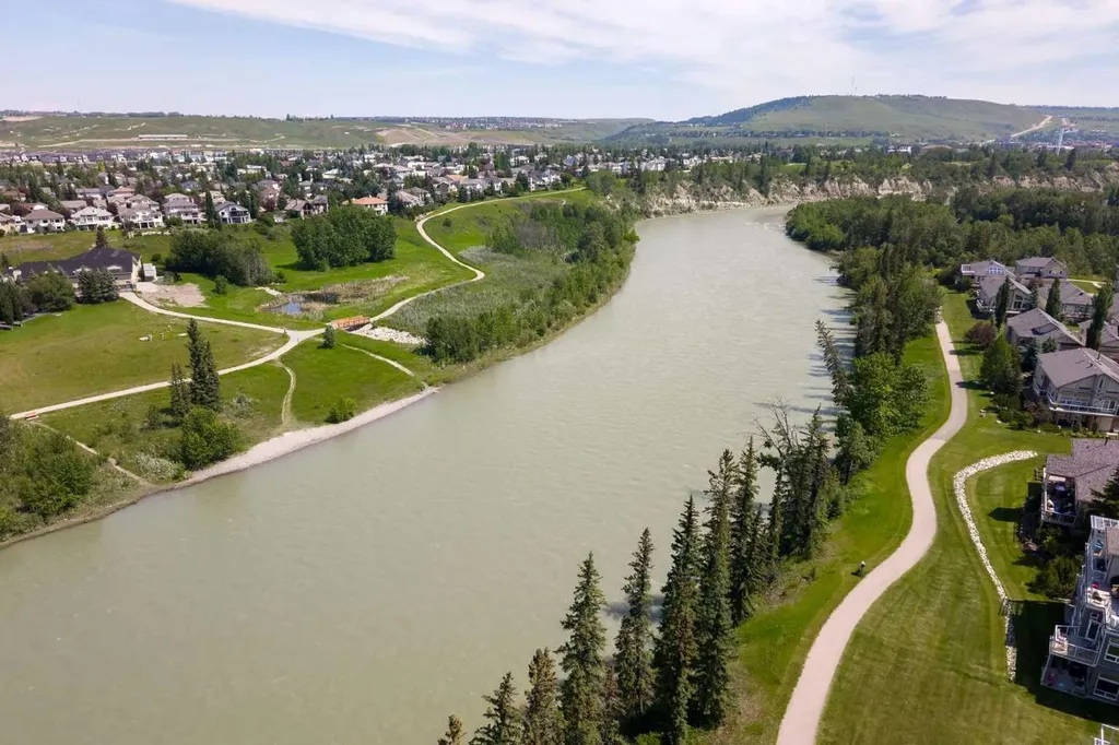 192 Crawford Drive Cochrane AB T4C 2G8