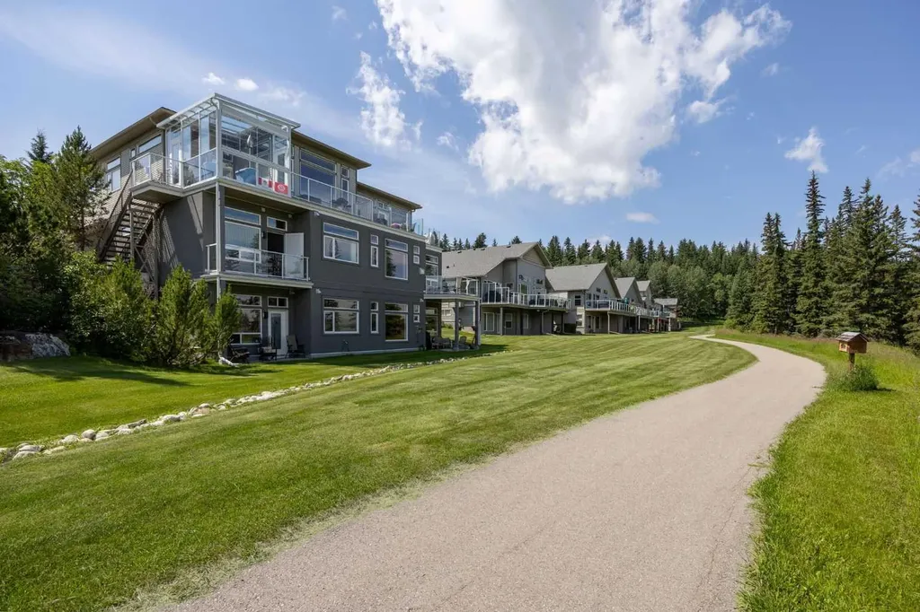 192 Crawford Drive Cochrane AB T4C 2G8