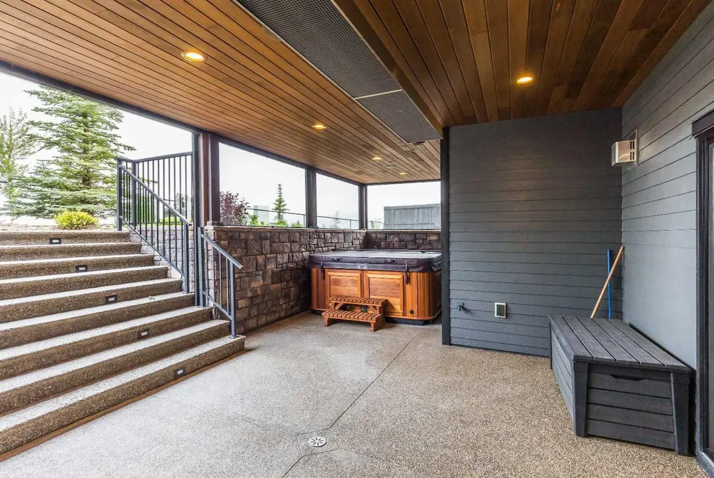 328 Stonecrest Place W Lethbridge AB T1J 6W3