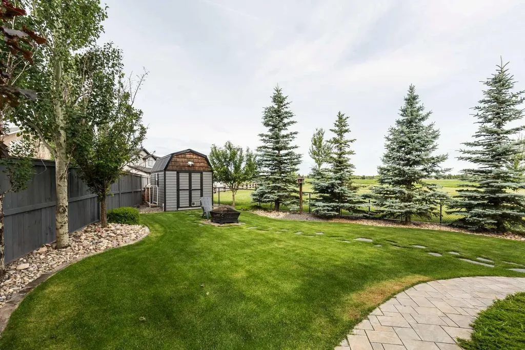 328 Stonecrest Place W Lethbridge AB T1J 6W3