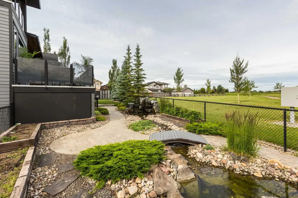 328 Stonecrest Place W Lethbridge AB T1J 6W3