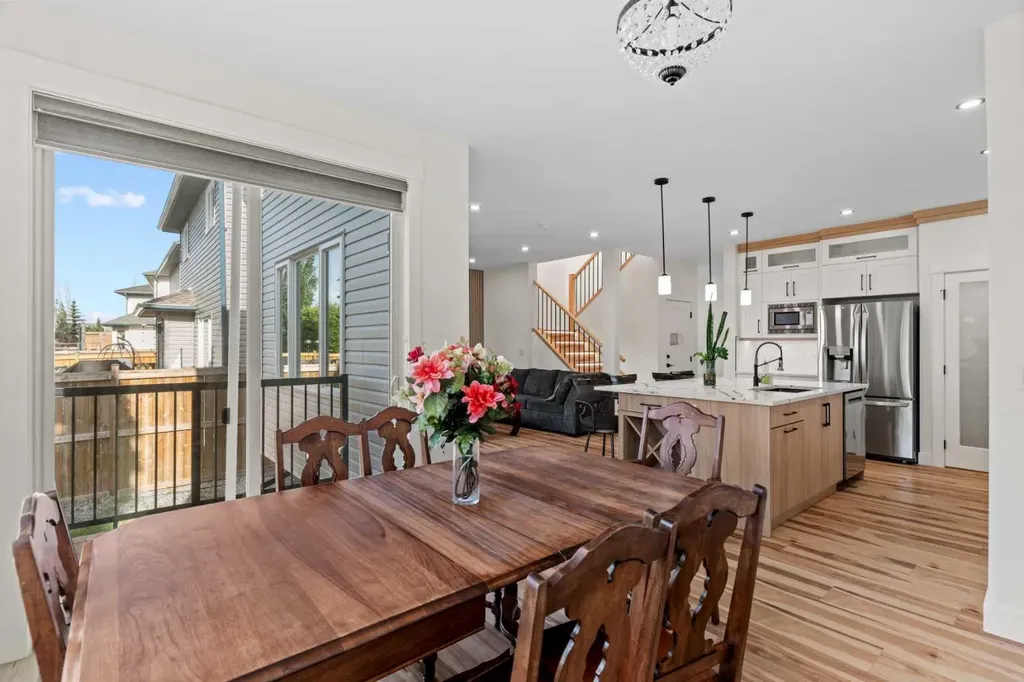 136 Douglas Ridge Green SE Calgary AB T2Z 2T3