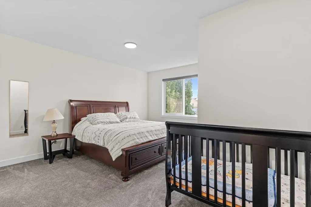 136 Douglas Ridge Green SE Calgary AB T2Z 2T3