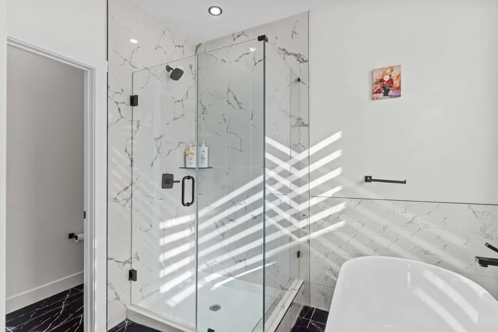 136 Douglas Ridge Green SE Calgary AB T2Z 2T3