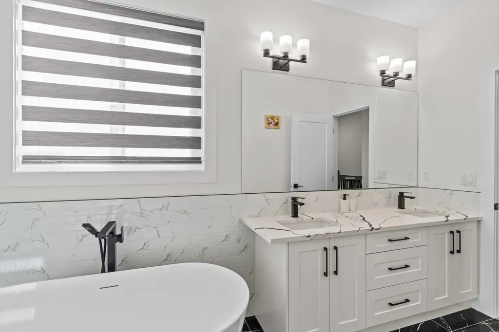 136 Douglas Ridge Green SE Calgary AB T2Z 2T3