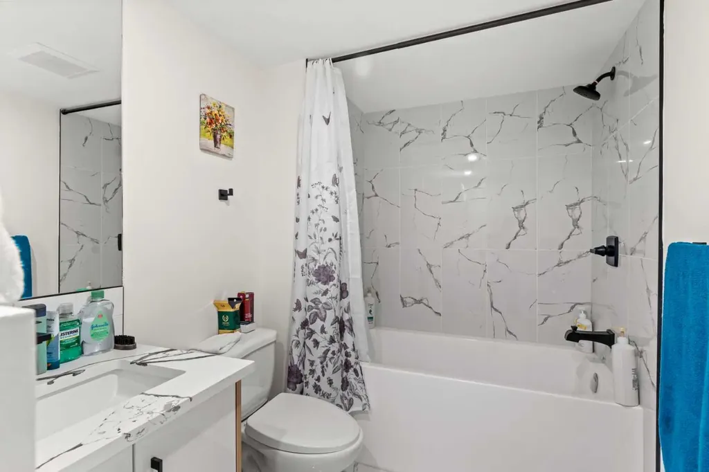 136 Douglas Ridge Green SE Calgary AB T2Z 2T3