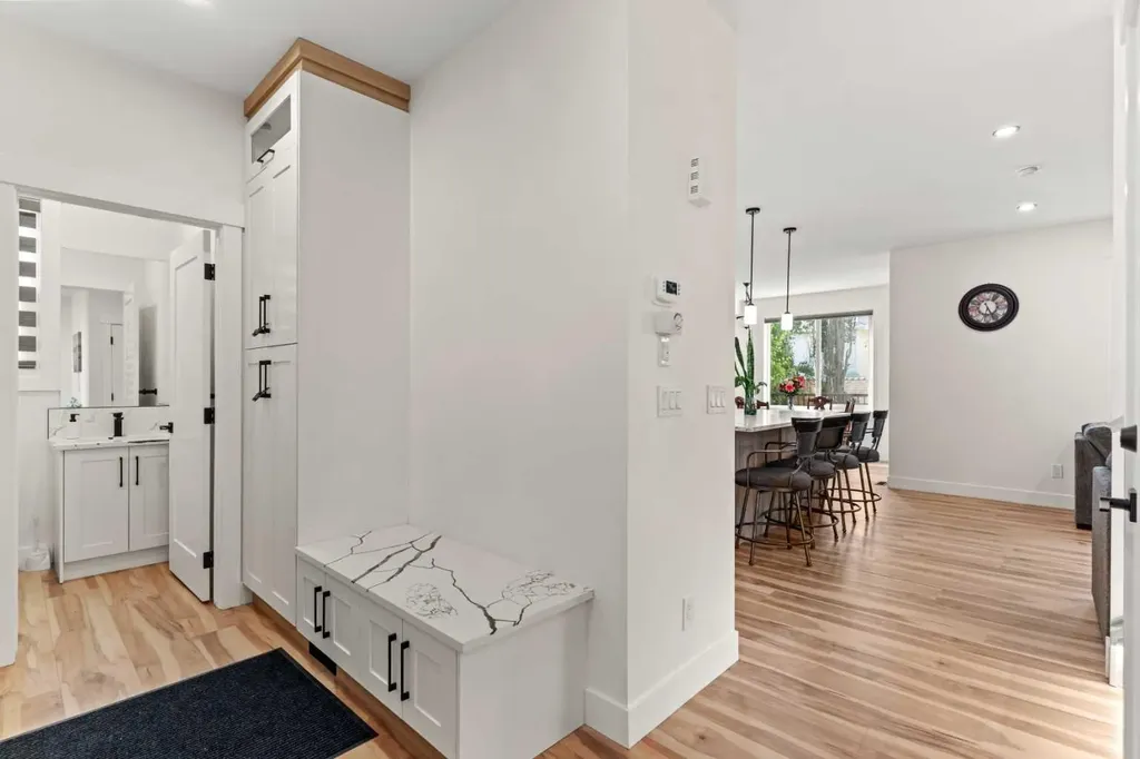 136 Douglas Ridge Green SE Calgary AB T2Z 2T3