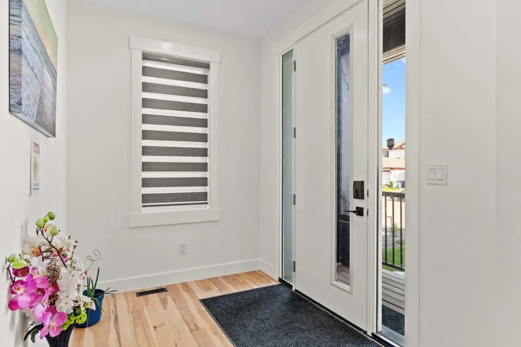 136 Douglas Ridge Green SE Calgary AB T2Z 2T3