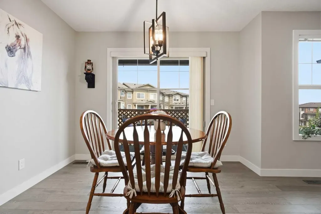 445 Sage Hill Grove NW Calgary AB T3R 0Z8