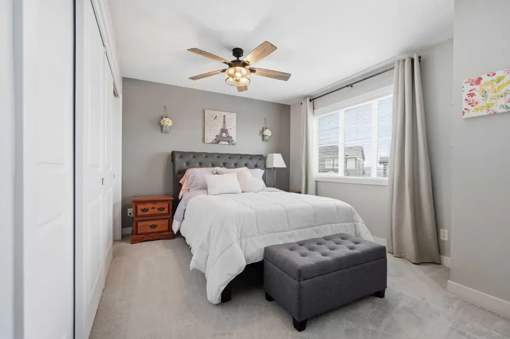445 Sage Hill Grove NW Calgary AB T3R 0Z8