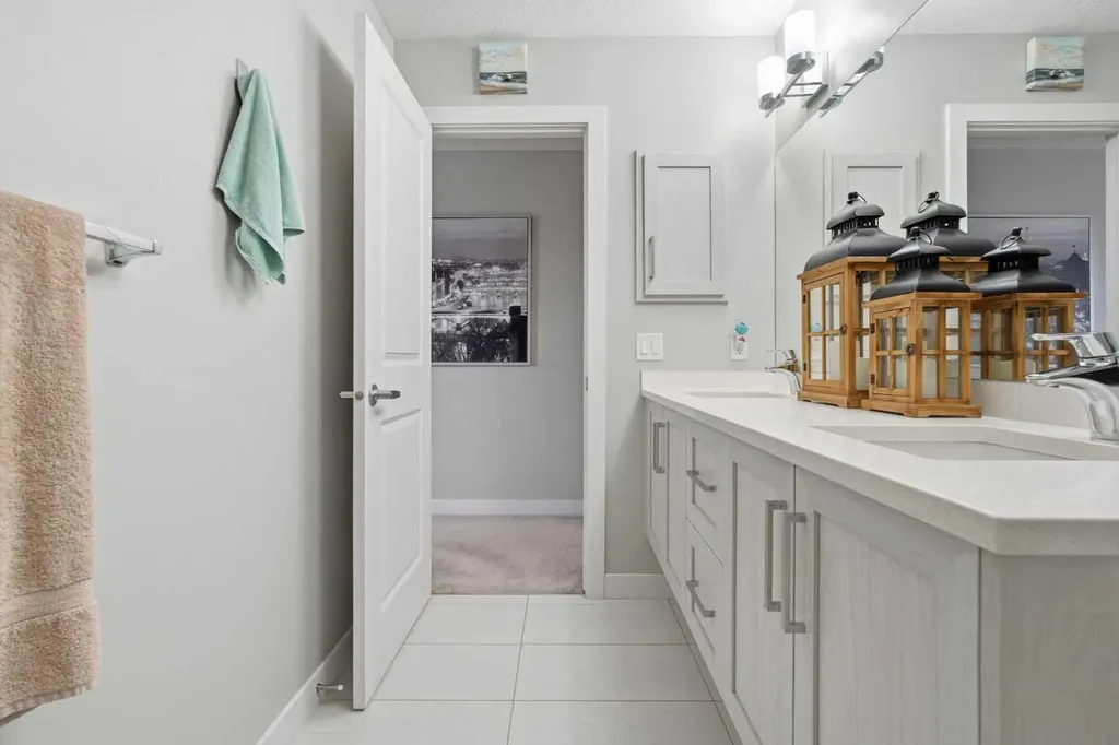 445 Sage Hill Grove NW Calgary AB T3R 0Z8