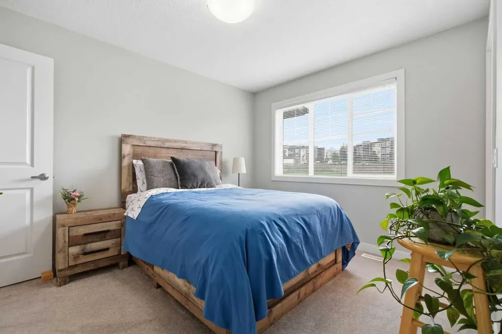 445 Sage Hill Grove NW Calgary AB T3R 0Z8