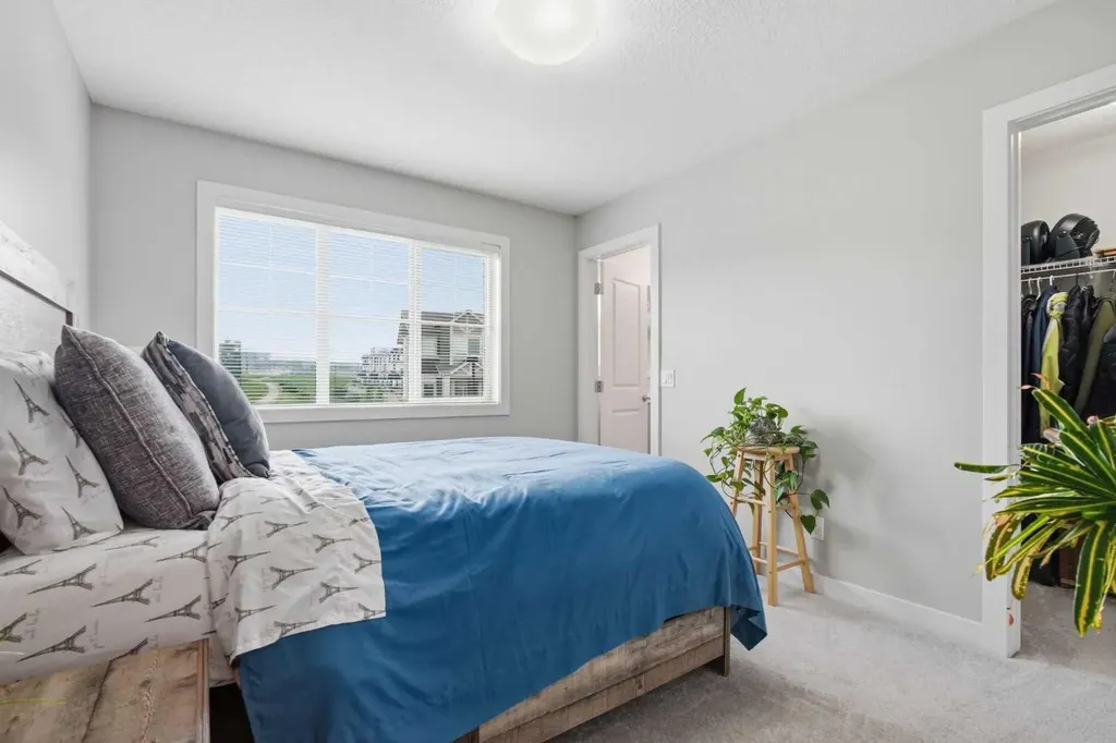 445 Sage Hill Grove NW Calgary AB T3R 0Z8