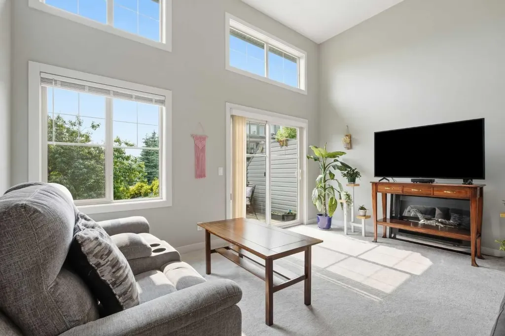 445 Sage Hill Grove NW Calgary AB T3R 0Z8