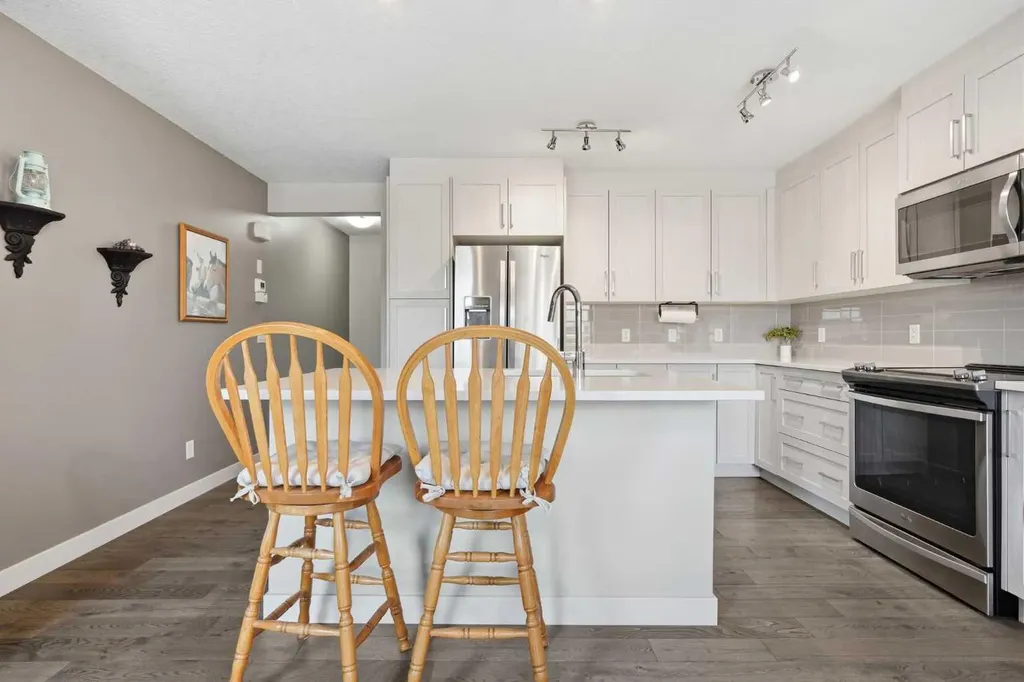 445 Sage Hill Grove NW Calgary AB T3R 0Z8