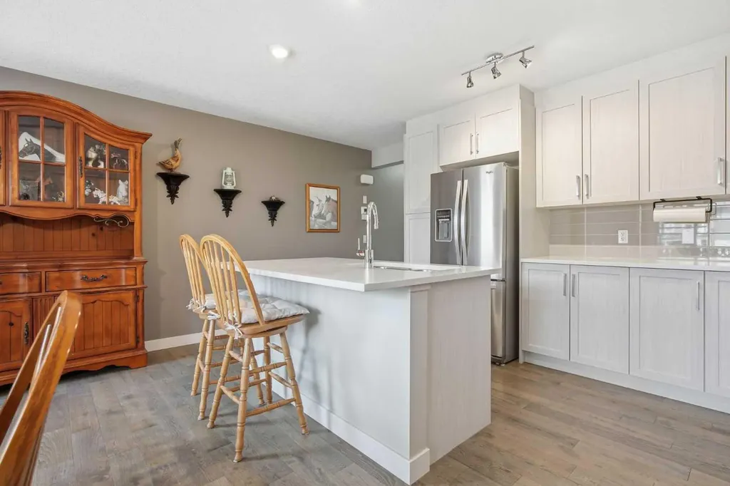 445 Sage Hill Grove NW Calgary AB T3R 0Z8