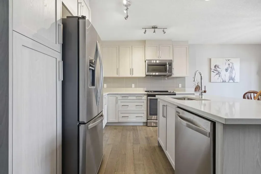 445 Sage Hill Grove NW Calgary AB T3R 0Z8
