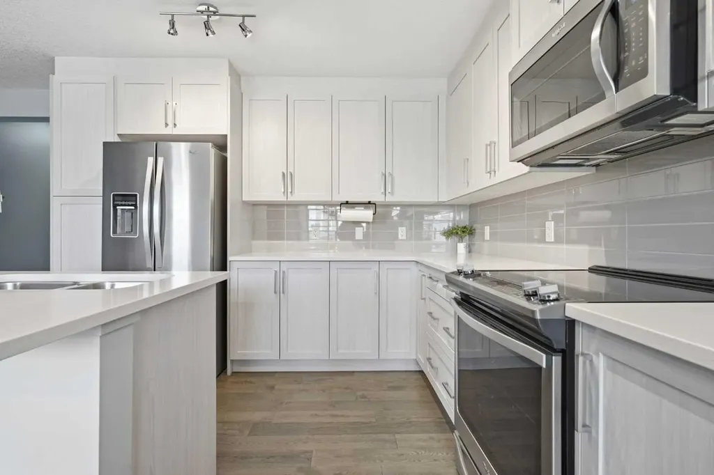 445 Sage Hill Grove NW Calgary AB T3R 0Z8