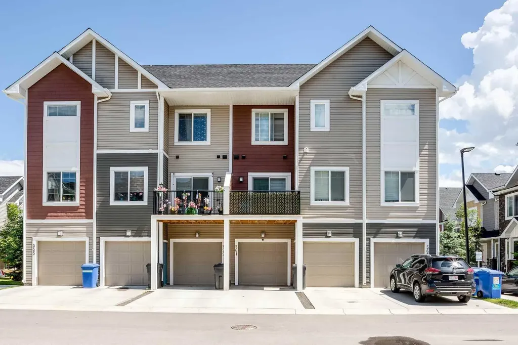 561 Canals Crossing SW Airdrie AB T4B 4L3