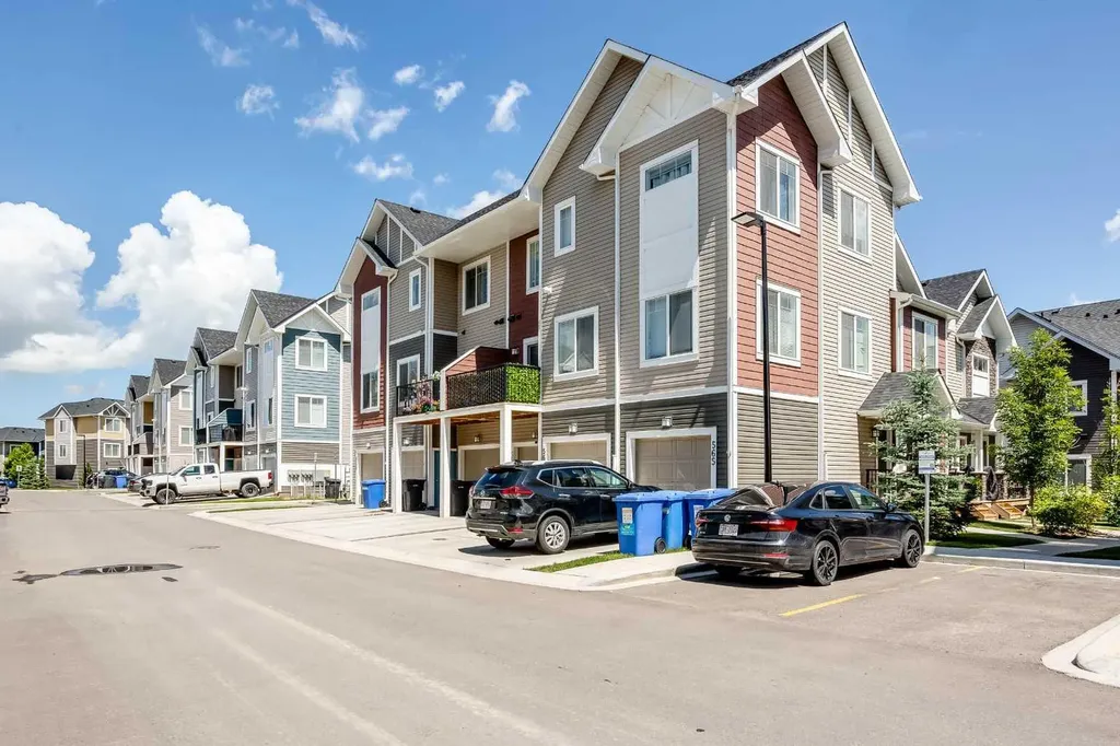 561 Canals Crossing SW Airdrie AB T4B 4L3