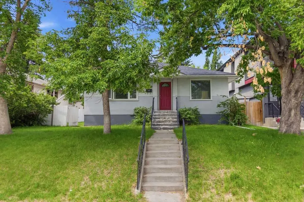 2219 35 Street SW Calgary AB T3E 2X7
