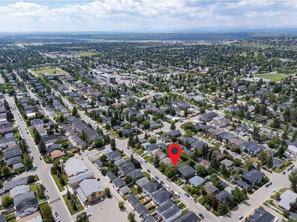 2219 35 Street SW Calgary AB T3E 2X7