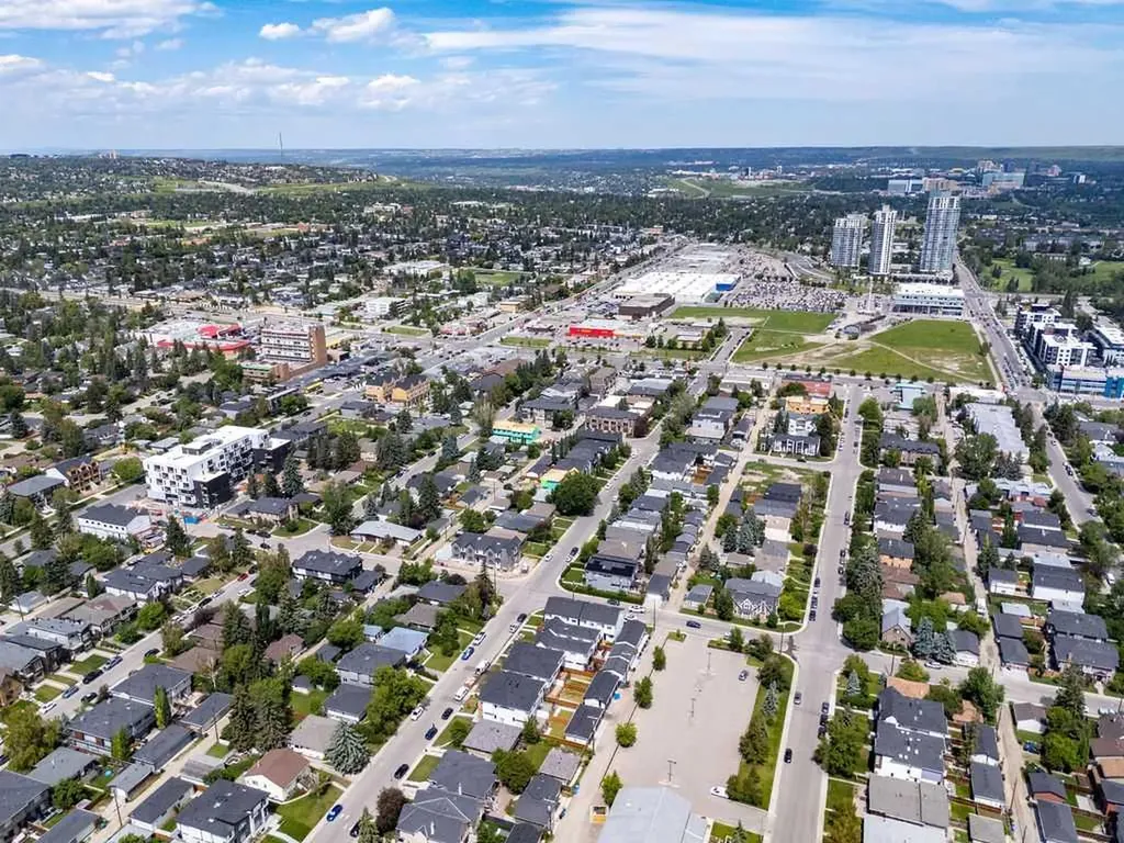 2219 35 Street SW Calgary AB T3E 2X7