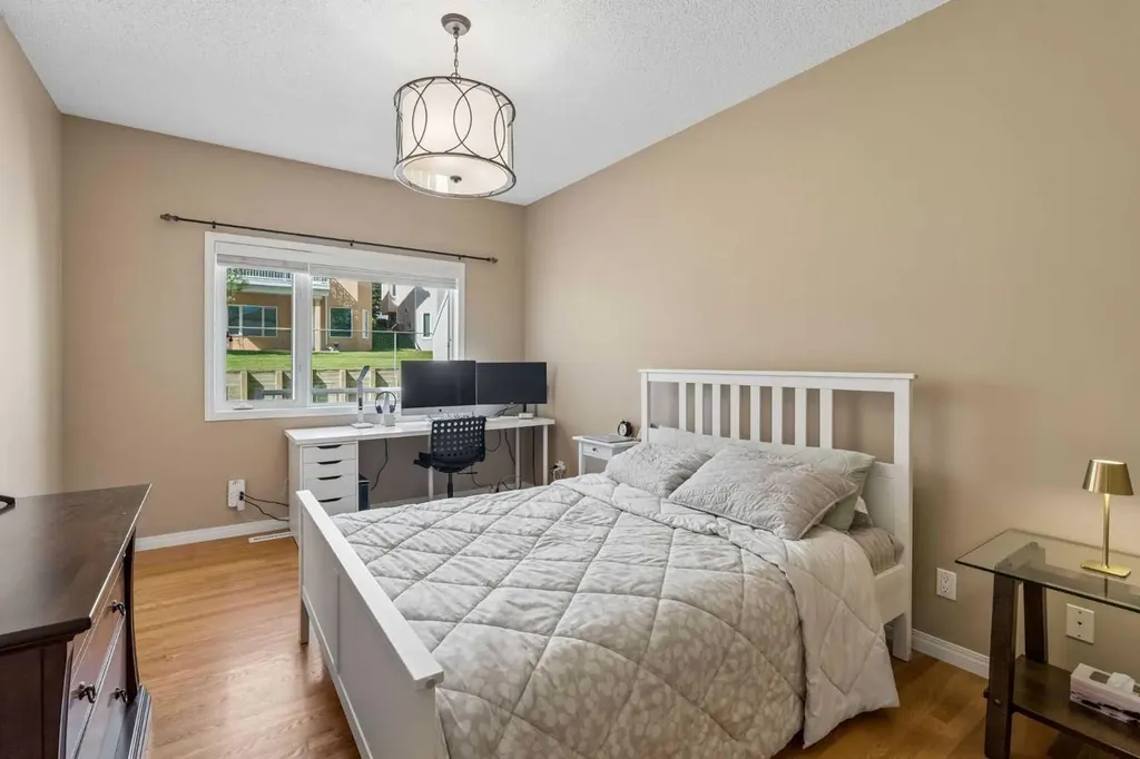 120 Scimitar Heath NW Calgary AB T3L 2E1