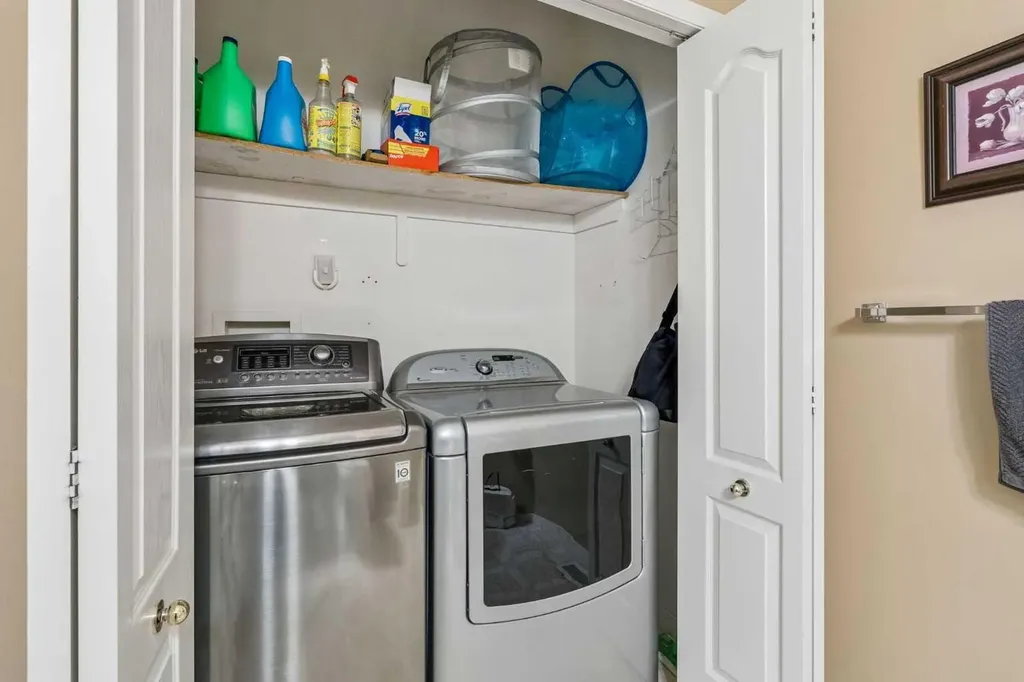 120 Scimitar Heath NW Calgary AB T3L 2E1