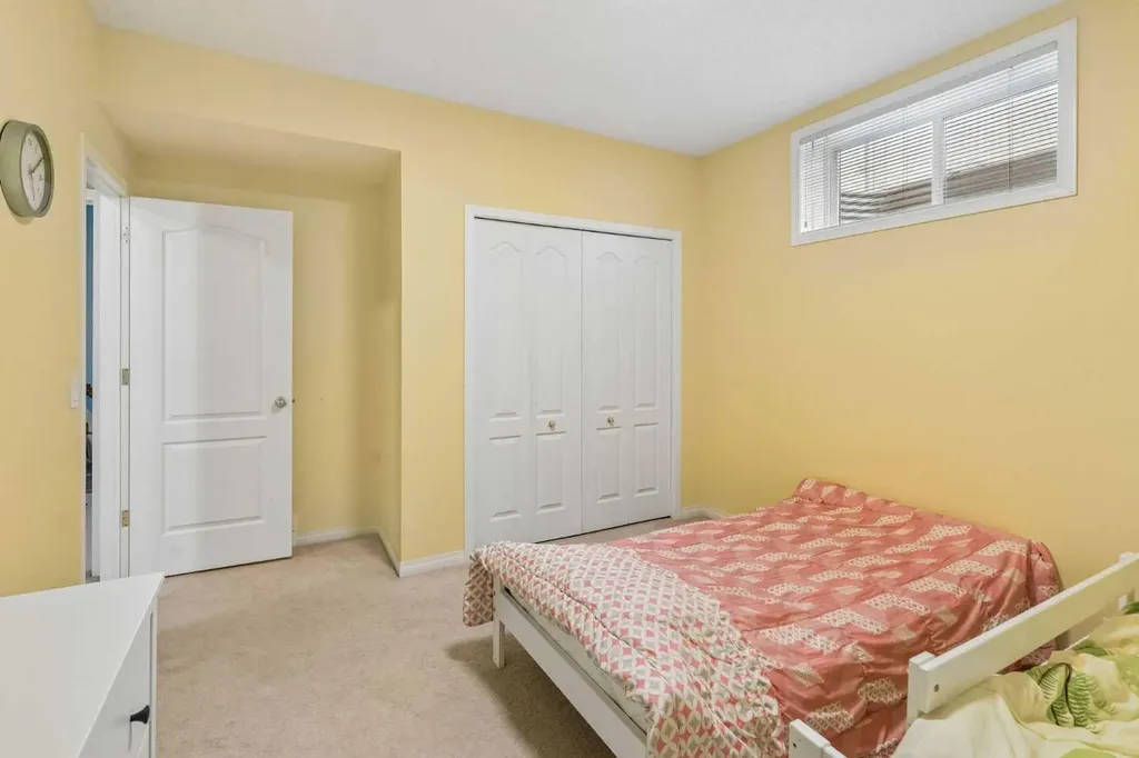 120 Scimitar Heath NW Calgary AB T3L 2E1