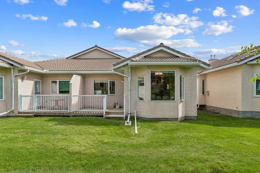 120 Scimitar Heath NW Calgary AB T3L 2E1