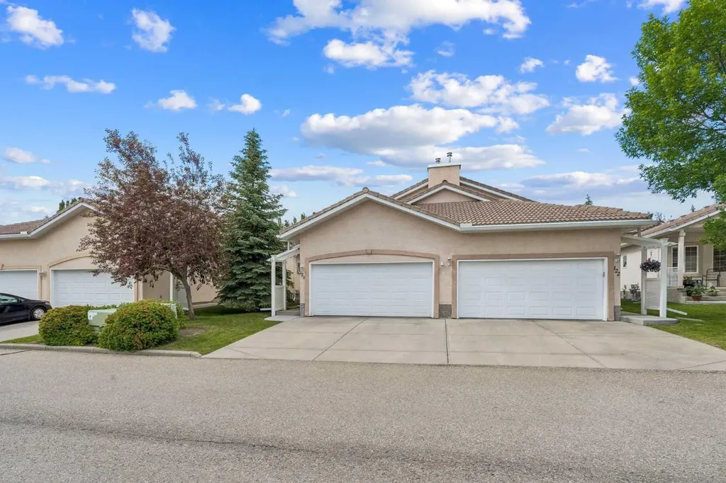 120 Scimitar Heath NW Calgary AB T3L 2E1