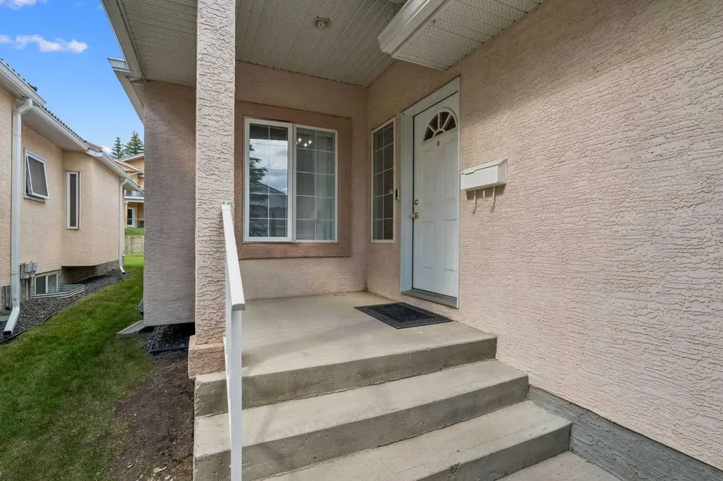 120 Scimitar Heath NW Calgary AB T3L 2E1