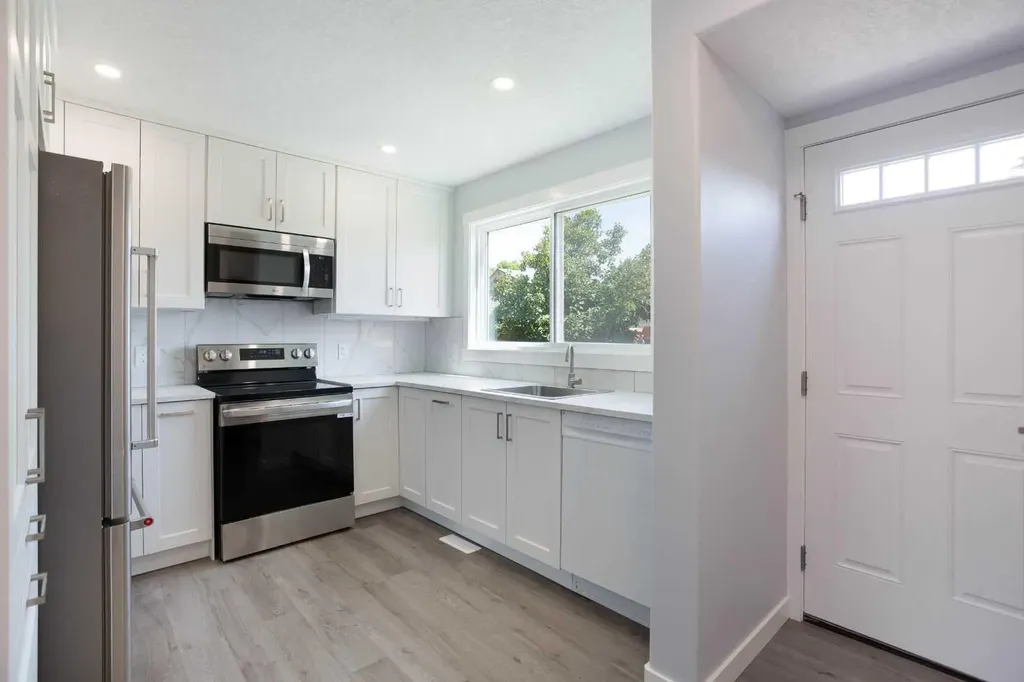 68 Abergale Way NE Calgary AB T2A 6H7