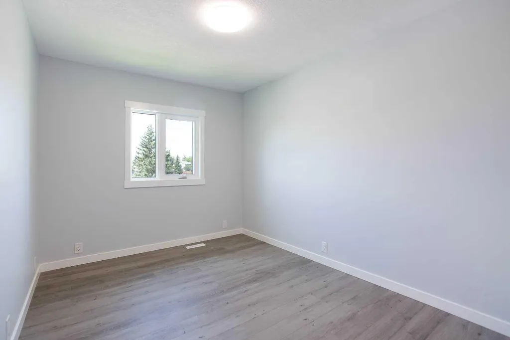 68 Abergale Way NE Calgary AB T2A 6H7