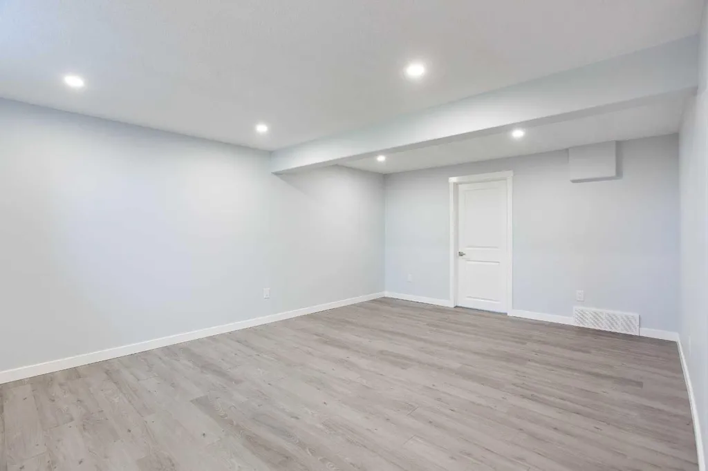68 Abergale Way NE Calgary AB T2A 6H7