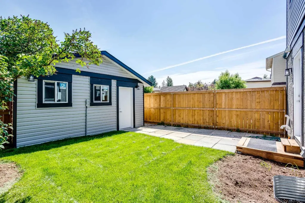 68 Abergale Way NE Calgary AB T2A 6H7