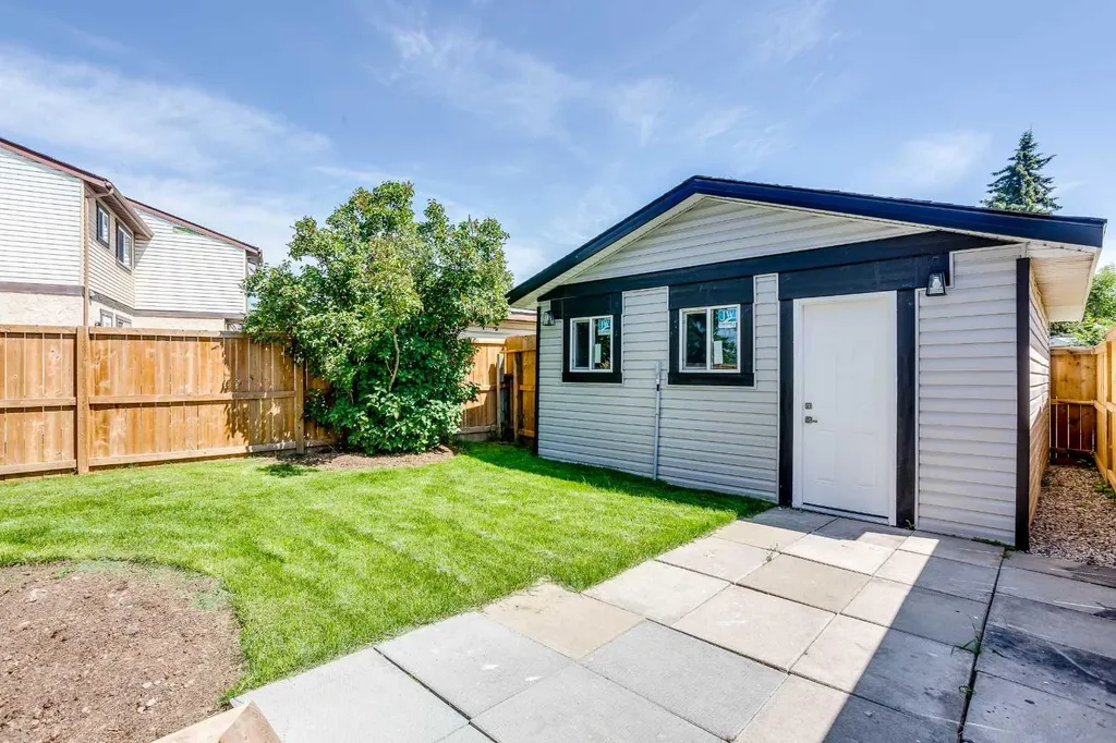 68 Abergale Way NE Calgary AB T2A 6H7