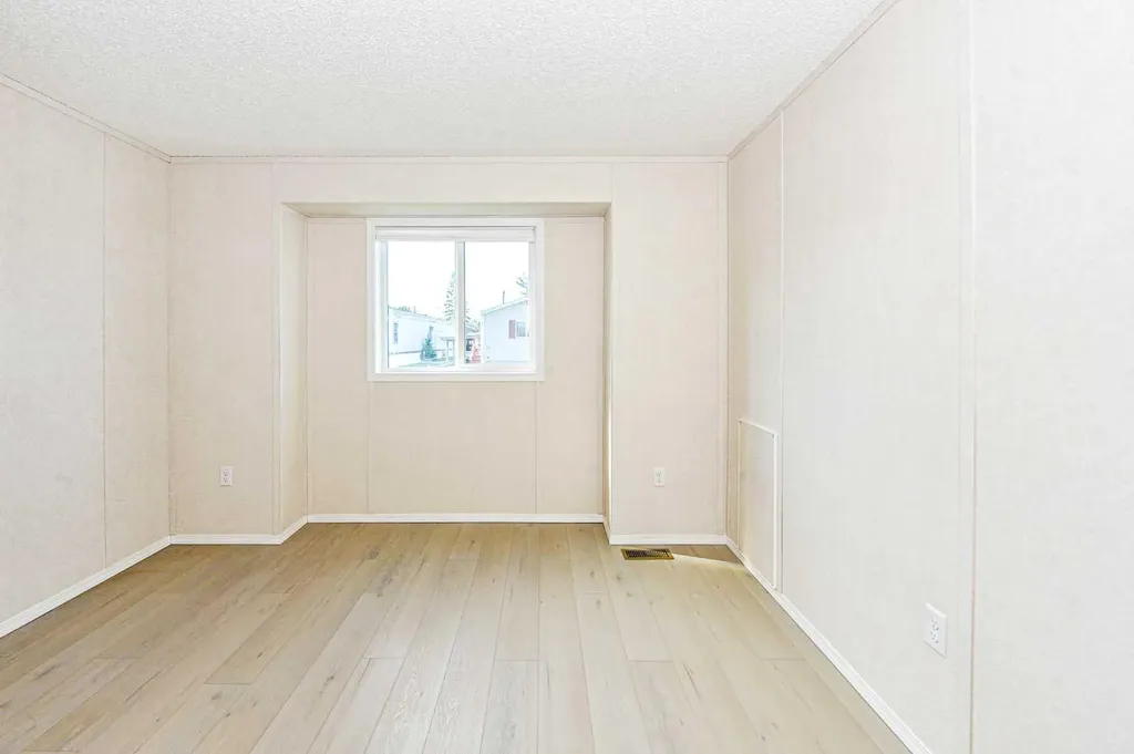 4802 54 Avenue Camrose AB T4V 3A5
