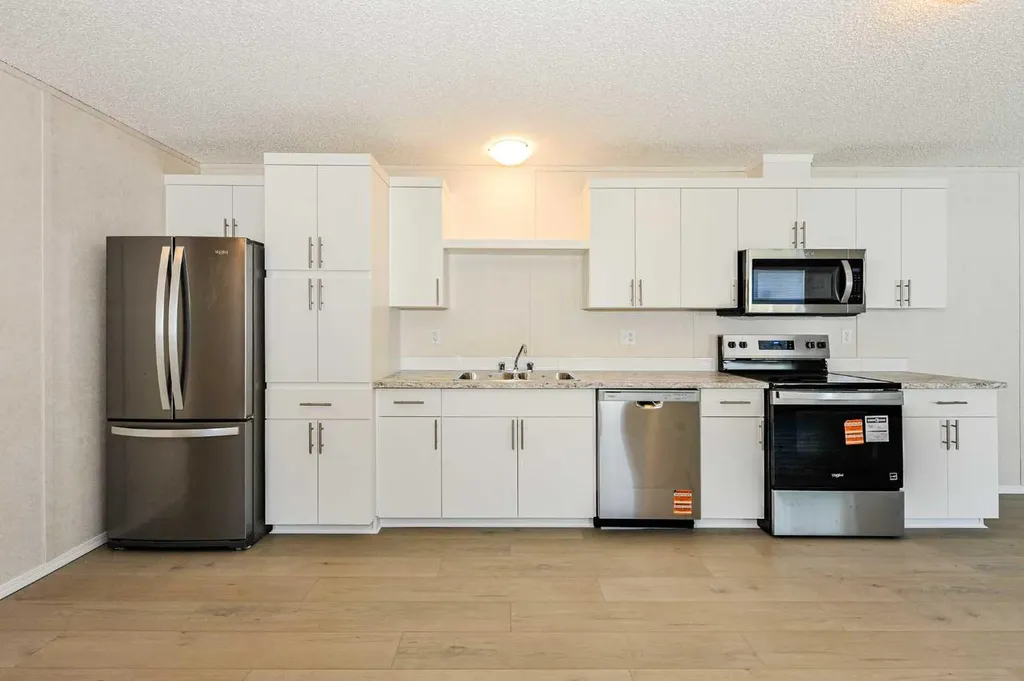 4802 54 Avenue Camrose AB T4V 3A5