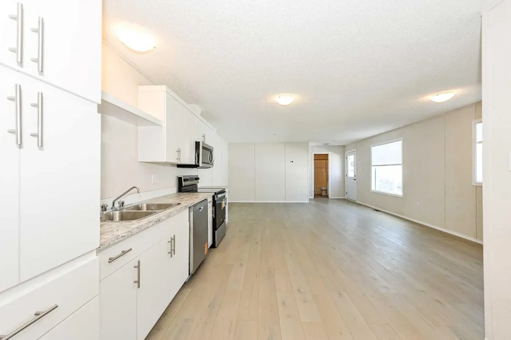 4802 54 Avenue Camrose AB T4V 3A5