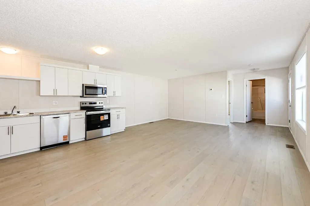 4802 54 Avenue Camrose AB T4V 3A5