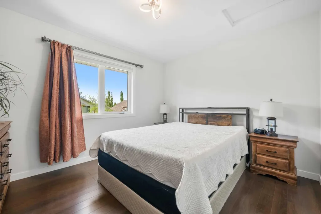 28 Mt Norquay Gate SE Calgary AB T2Z 2R3