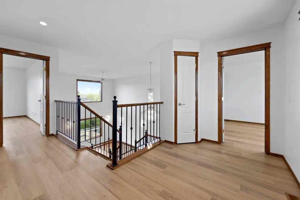 410 Long Beach Landing Chestermere AB T1X 1E6