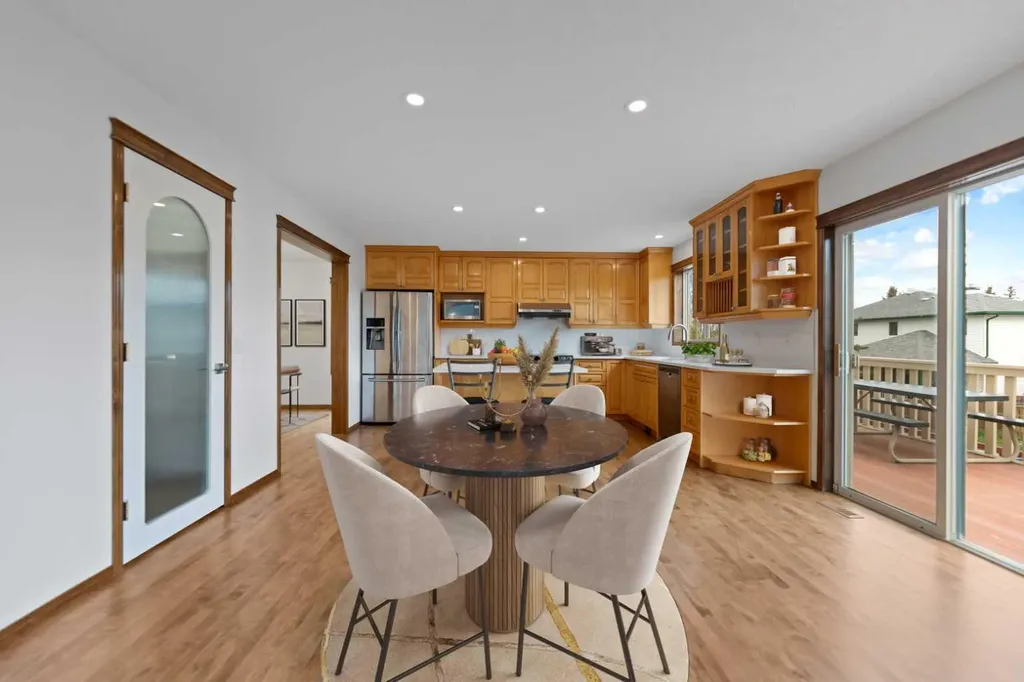 410 Long Beach Landing Chestermere AB T1X 1E6